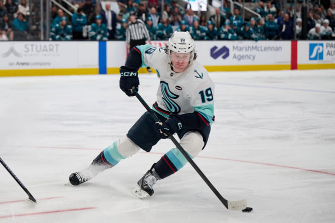 NHL trade rumors: Montreal Canadiens interested in $25,000,000 forward to fill 2C hole