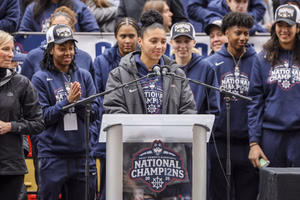 UConn’s Azzi Fudd smiles from ear to ear with grateful message for fans’ sweet gestures