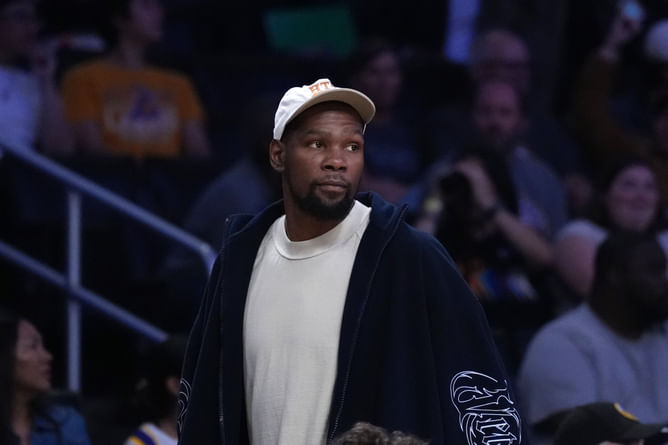 Kevin Durant delivers savage clapback to Michael Jordan fan who mocked him and LeBron James over 'superteam rings' jab