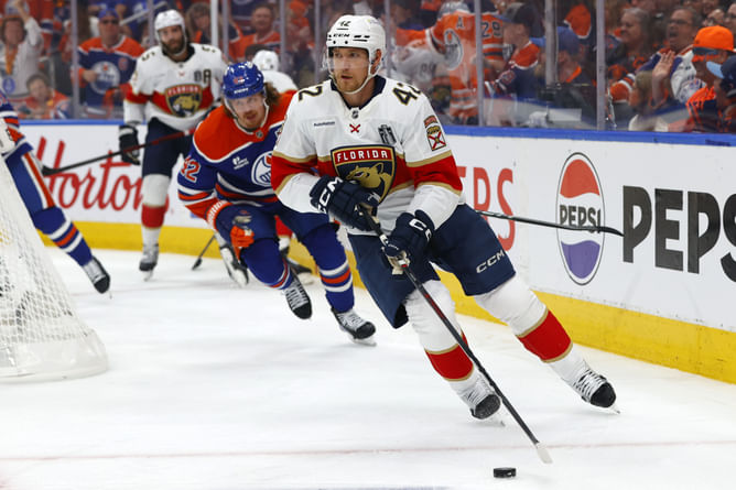 NHL analysts make their thoughts known about Panthers' Gustav Forsling