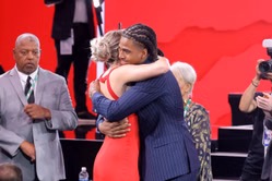 WATCH: South Carolina star Chloe Kitts & BF Collin Murray-Boyles dance on latest TikTok trend in Raptors merch