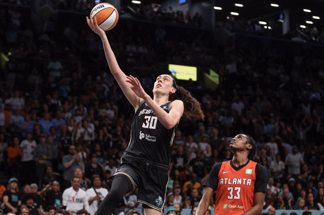 Is Breanna Stewart playing tonight against Atlanta Dream? Latest on New York Liberty forward's status (Aug. 23)