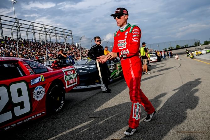 Kevin Harvick picks Joe Gibbs Racing’s driver as favorite to win the 2025 Richmond NASCAR Cup race