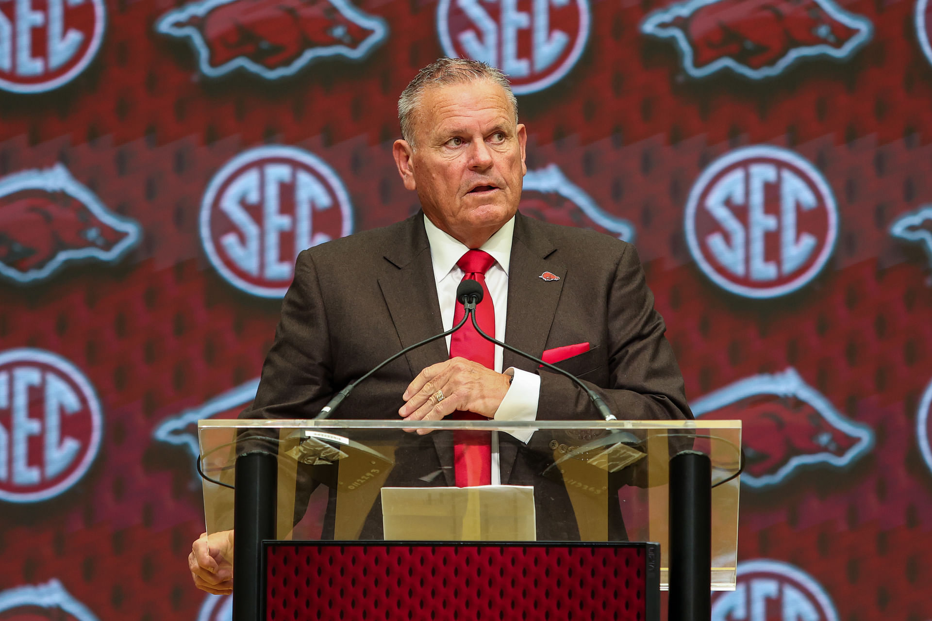 "It’s frustrating": Arkansas HC Sam Pittman reveals tough phase during a serious hip surgery after 2024