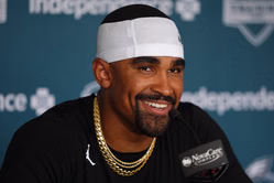 Jalen Hurts shares details after having private talk with Shedeur Sanders during Browns-Eagles joint practice