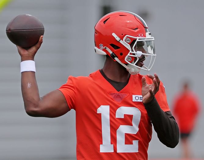 Tee Higgins' mother shows support for Shedeur Sanders after Coach Prime's son faces doubts over preseason starter role