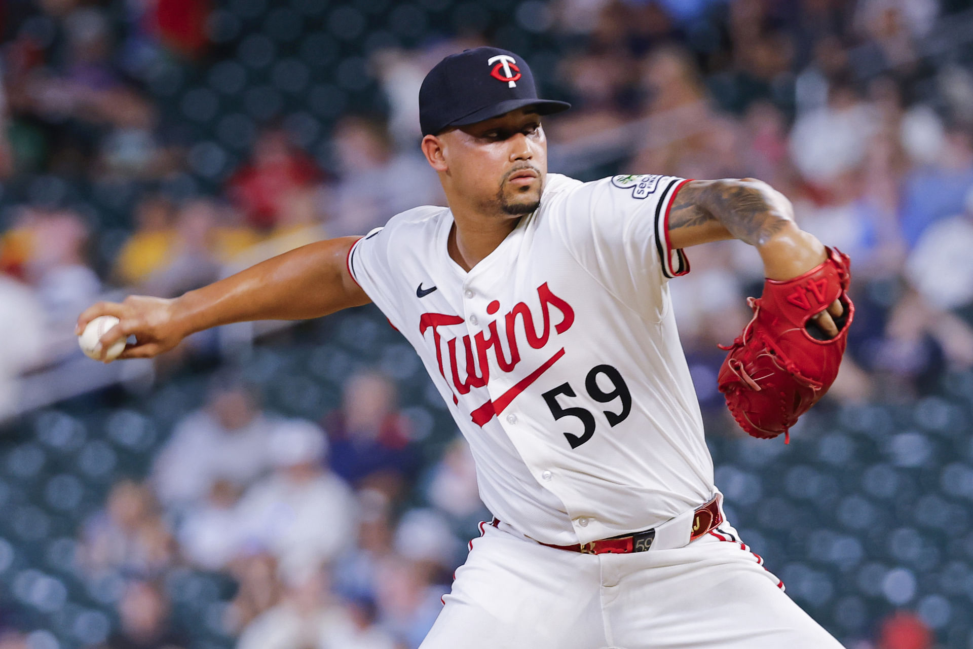 "My wife almost cried" - Jhoan Duran sends sweet message to Phillies manager for giving up No. 59 jersey for him