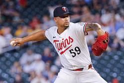 "My wife almost cried" - Jhoan Duran sends sweet message to Phillies manager for giving up No. 59 jersey for him