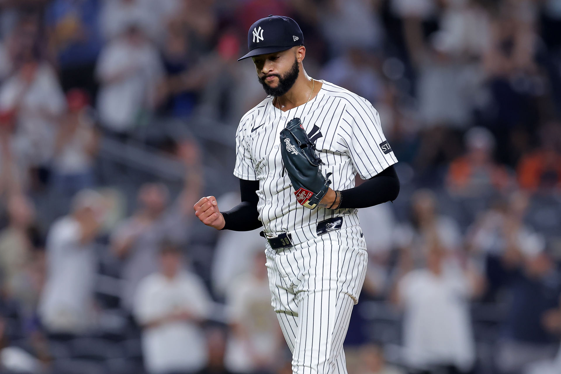 “Devin Williams is an absolute f****** DISASTER!” - Fans rip $8.6M pitcher after costly blunder hands Yankees 8-5 loss