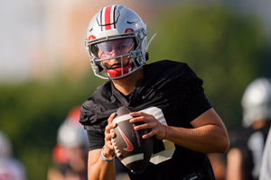 "I am ready to sack [him]": Texas edge rusher Colin Simmons fires bold shot at Ohio State QB Julian Sayin