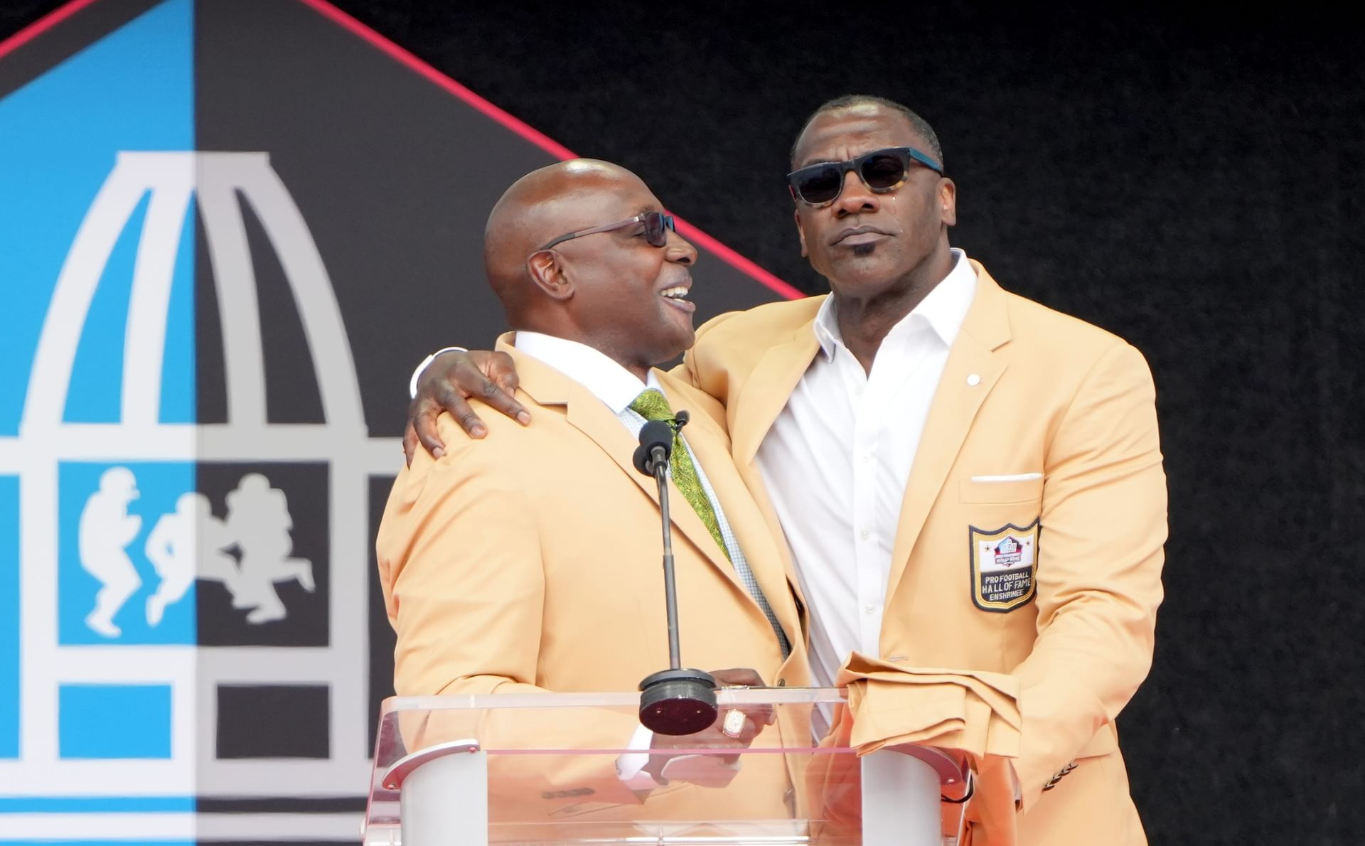 Shannon Sharpe (L) with his brother Sterling Sharpe - Source: Imagn