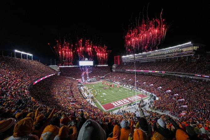 "Has to be one of the worst ideas ever": CFB fans rage over no conference championships and SEC–Big Ten takeover in playoff