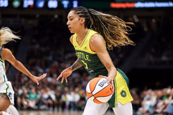 WNBA Defensive Player of the Year (DPOY) Rankings 2025: Top 5 candidates after week 13 ft. Gabby Williams