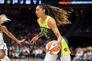 WNBA Defensive Player of the Year (DPOY) Rankings 2025: Top 5 candidates after week 13 ft. Gabby Williams