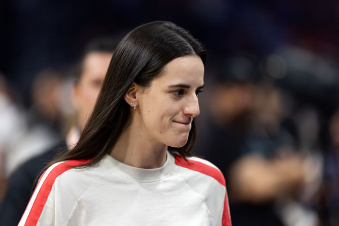 "This is what Caitlin lost signing w/ Nike": WNBA fans take issue with Caitlin Clark's $28,000,000 decision after Steph Curry's video goes viral