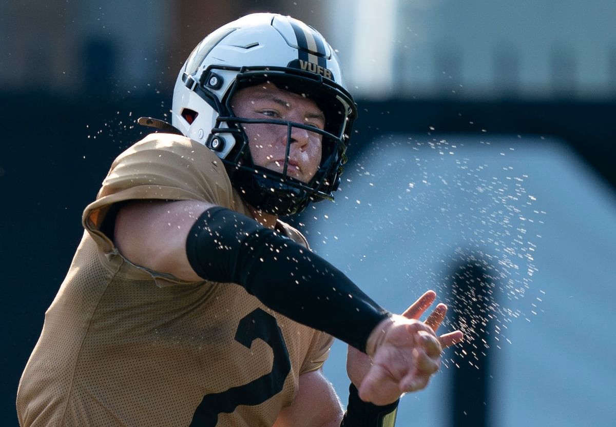 IN PICS: Vanderbilt QB Diego Pavia links up with $177,000,000 worth MLB star while enjoying the off season