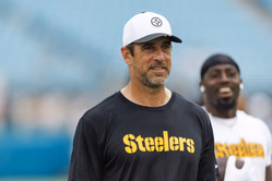 Aaron Rodgers throws tantrum at Steelers training camp in heated scene with WR Roman Wilson