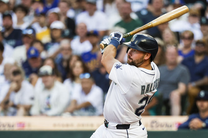 Today’s Best MLB Home Run Prop Bets: Top 5 including Cal Raleigh, Junior Caminero, and more for August 12, 2025