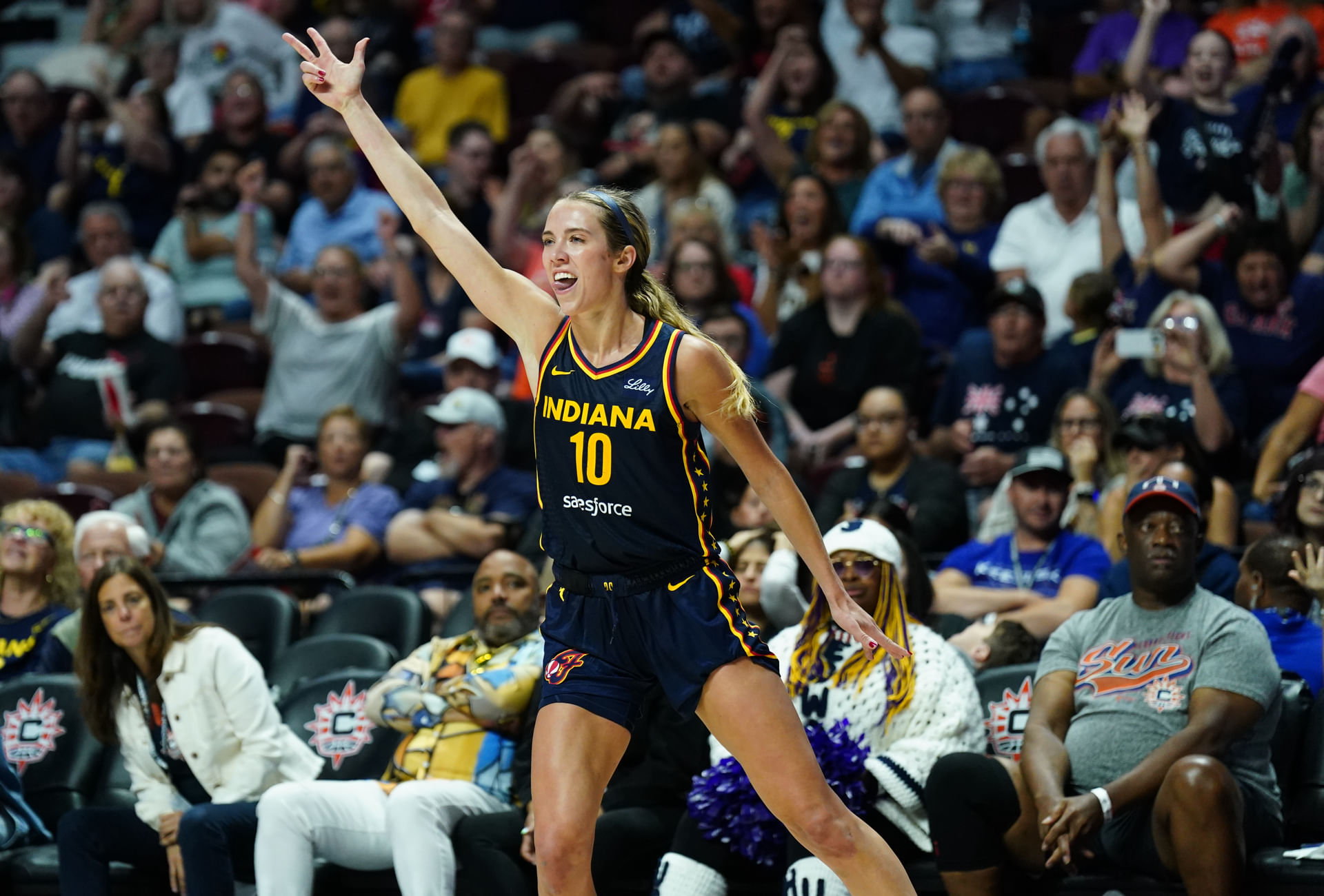 WNBA: Indiana Fever at Connecticut Sun - Source: Imagn