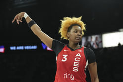NaLyssa Smith drops LeBron James' viral picture with special message to celebrate Aces' 12-game win streak: "Can't believe this my life"