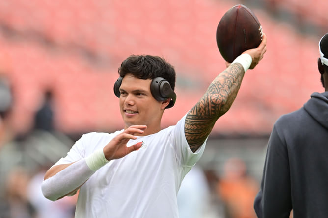 Deshaun Watson's coach changes tune on Dillon Gabriel 7 days after taking shots at Browns rookie QB