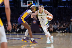 Paige Bueckers channels Steph Curry with uplifting message for Wings amid disastrous campaign: "That's the message"
