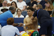Ben Shelton (USA) (M) is examined by an ATP trainer during a medical timeout against Adrian Mannarino (FRA) (not pictured) on day six of the 2025 US Open tennis tournament at Billie Jean King USTA National Tennis Center. Mandatory Credit: Geoff Burke-Imagn Images