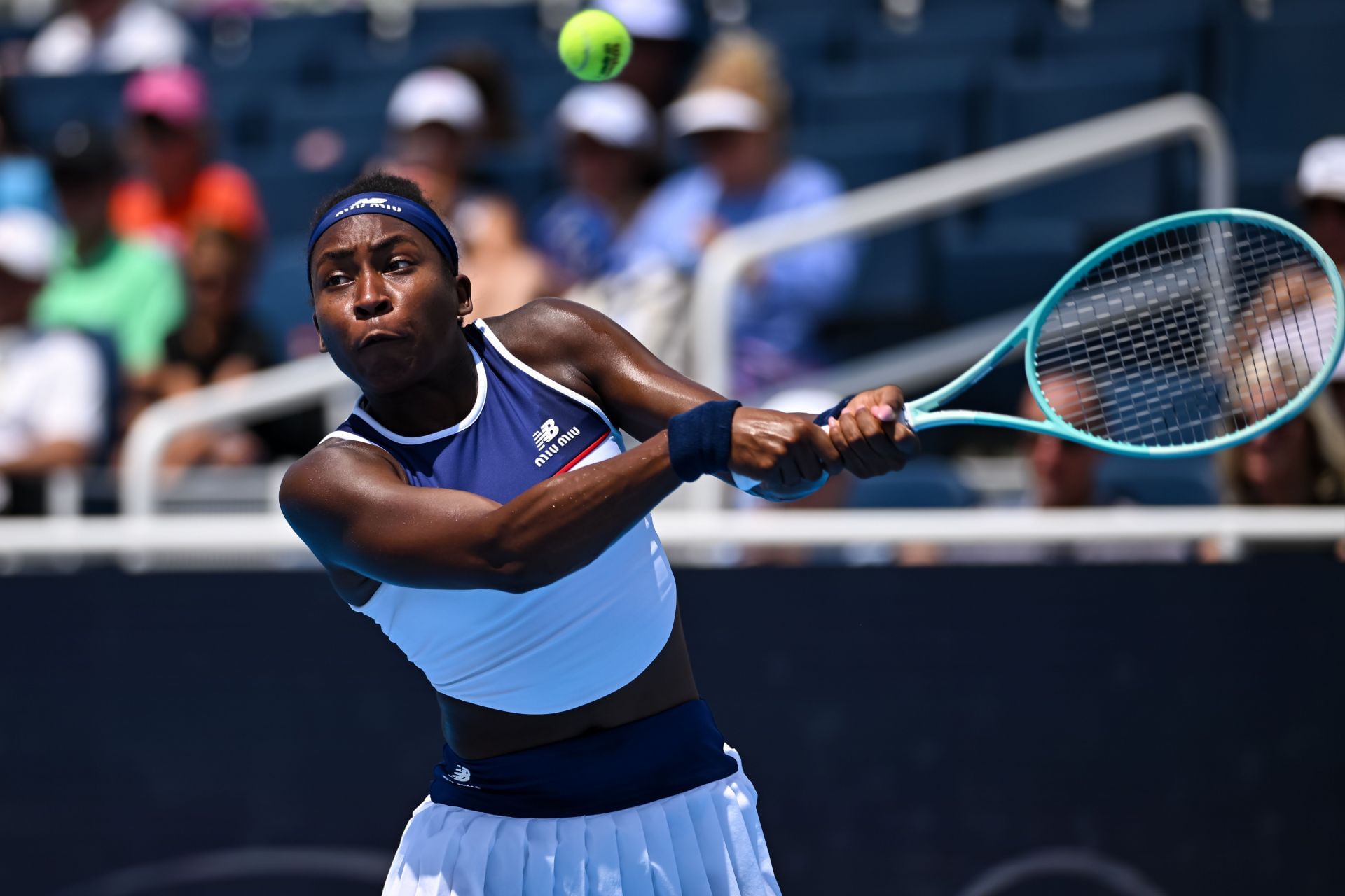 World No. 2 Gauff hits a backhand at Cincinnati Open 2025 | Image Source: Getty