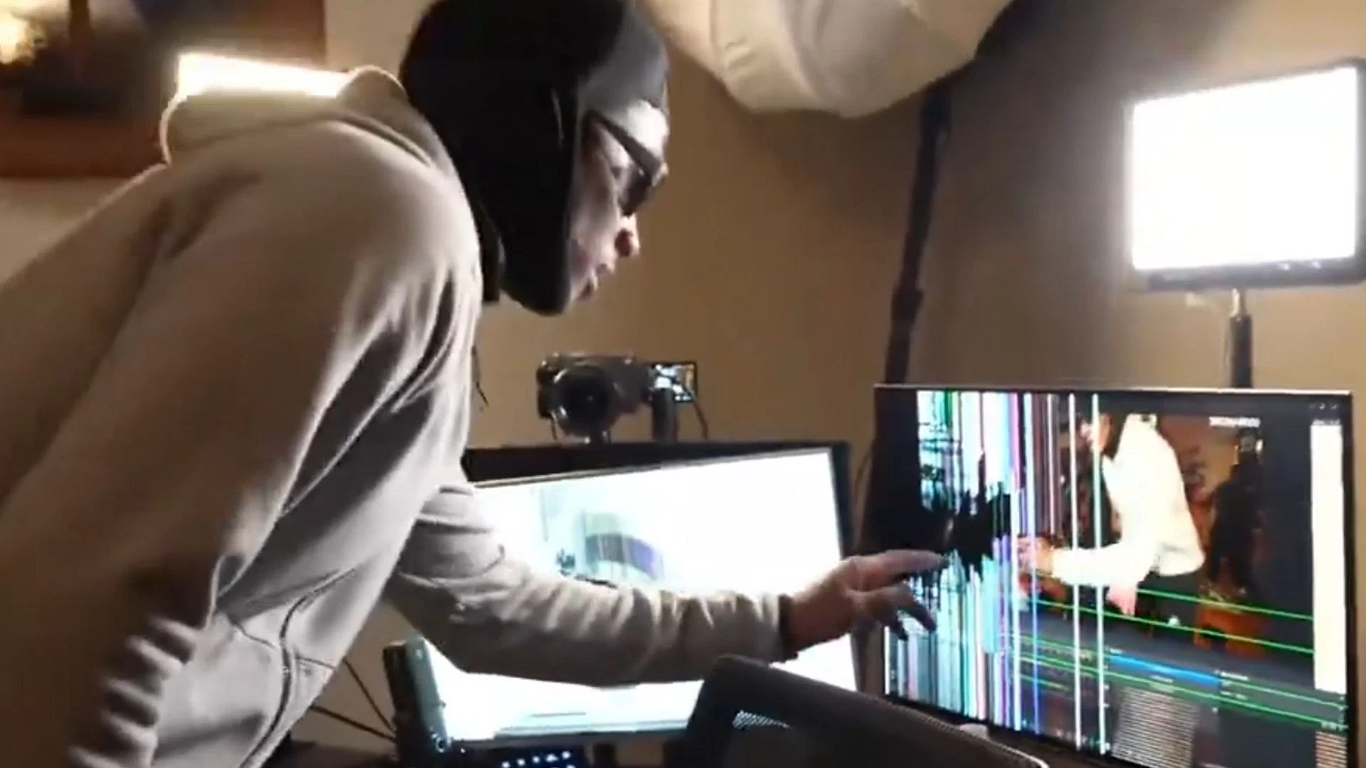 Jasontheween&#039;s shattered monitor after Plaqueboymax&#039;s rampage (Image via @yoxics/X)
