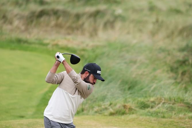 WATCH: Angel Hidalgo makes rare slam dunk ace at the British Masters