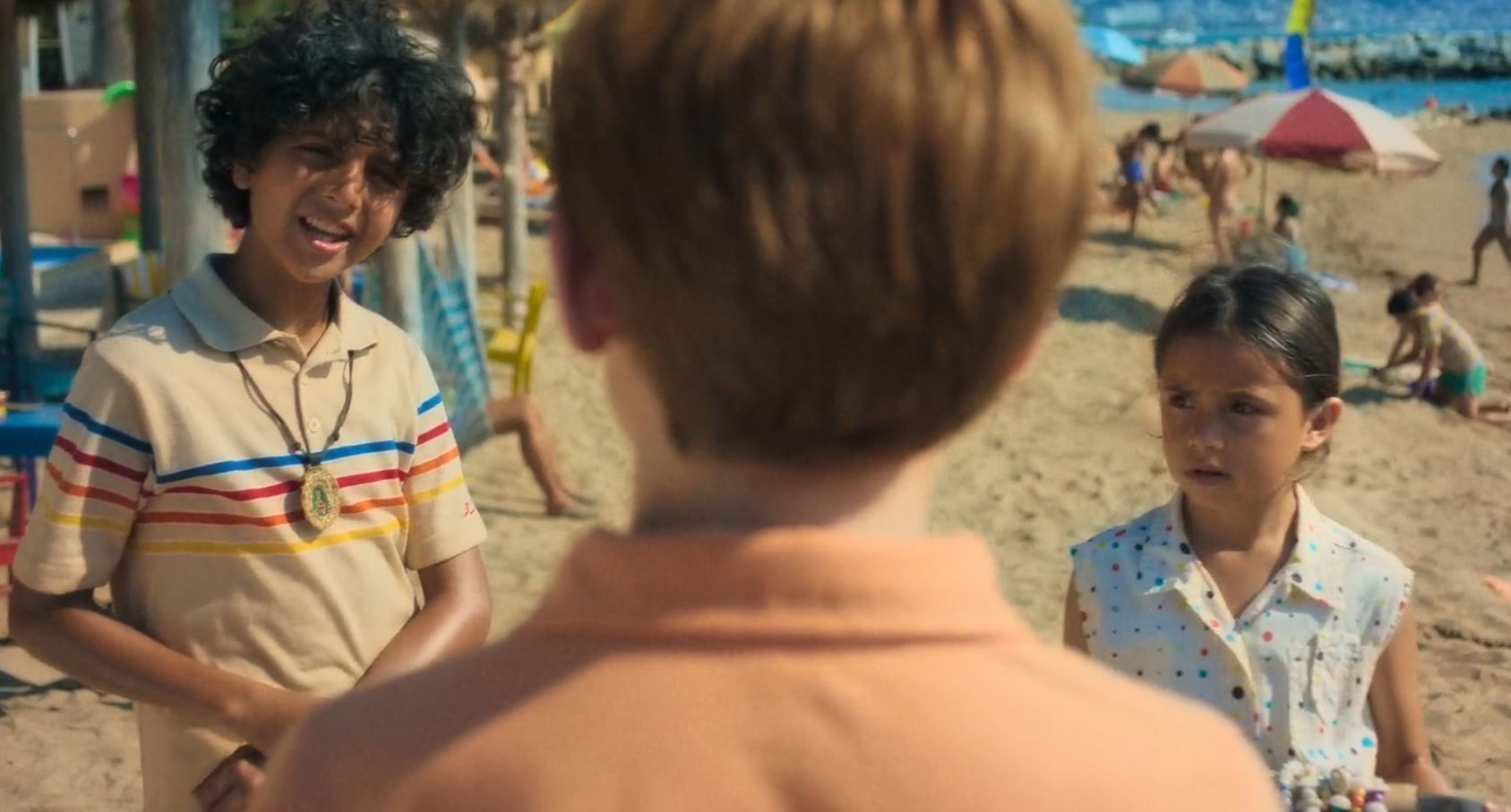 A still from Acapulco (Image via AppleTV+)