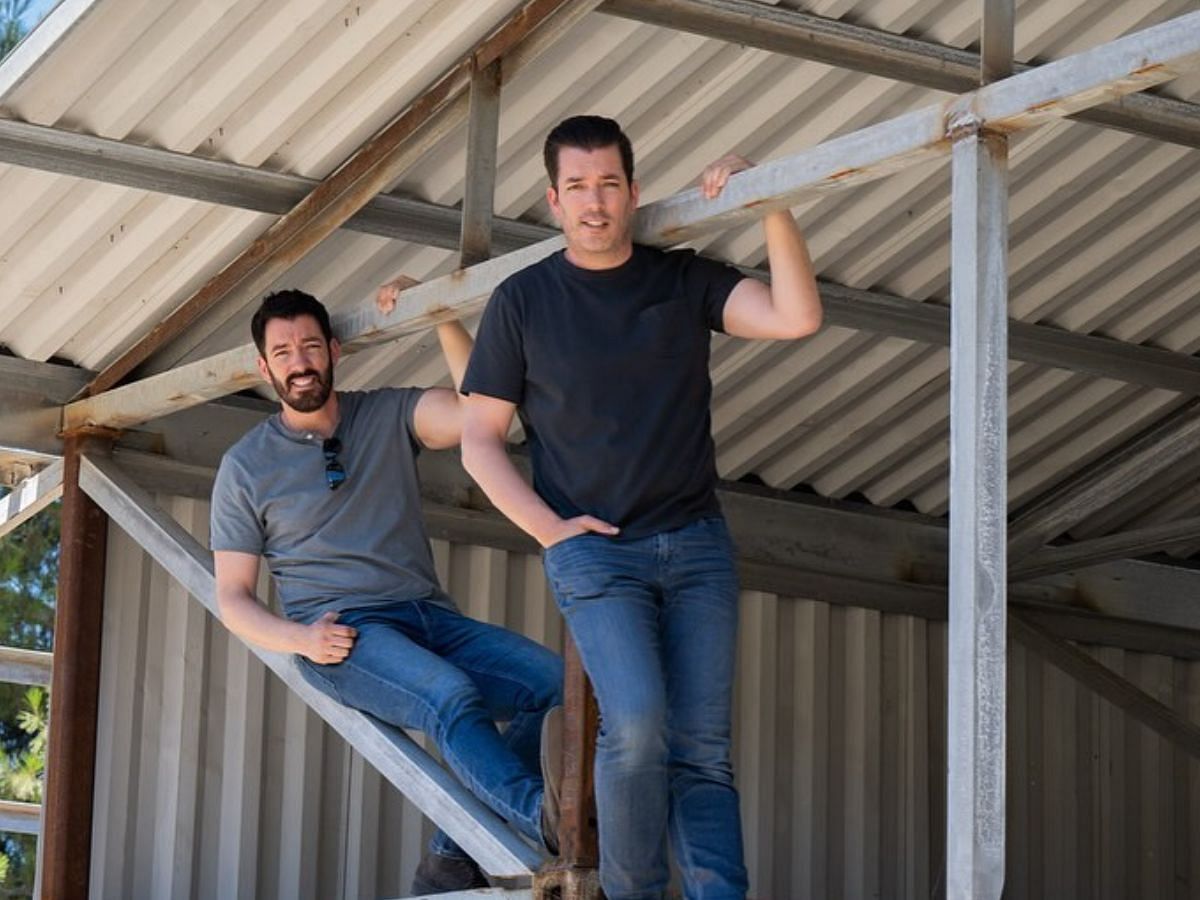 Drew and Jonathan Scott from Chasing the West (Image via Instagram/@agrograms)