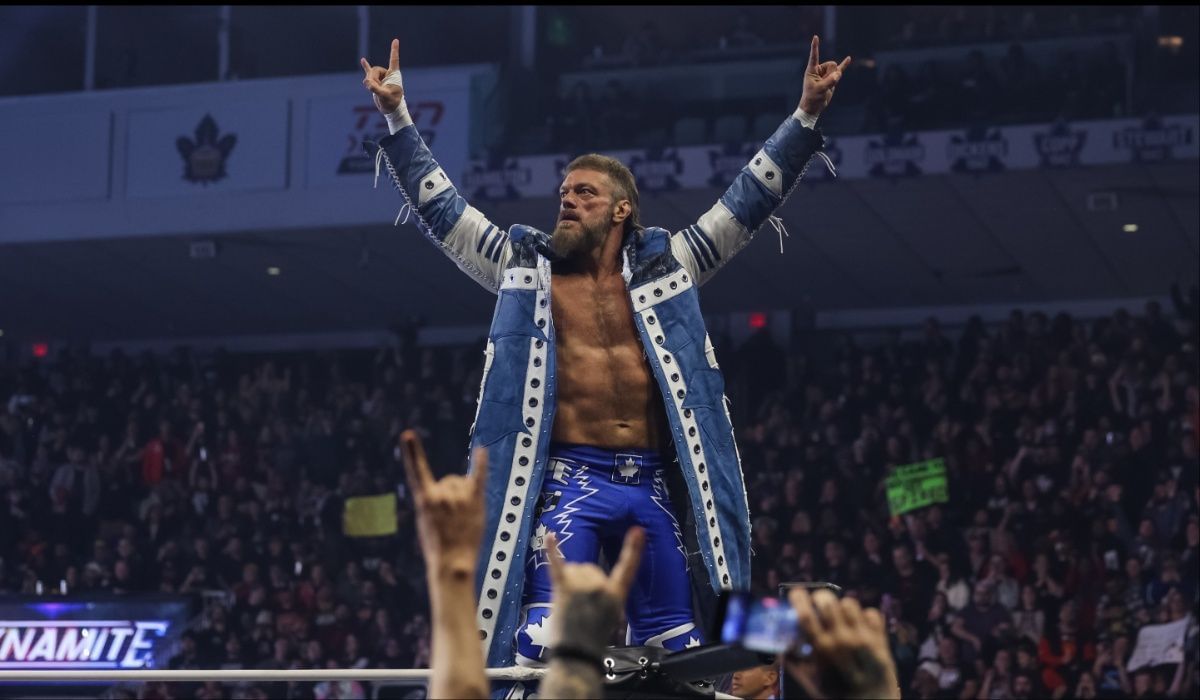 Adam Copeland has been helping out stars backstage. (Image via AEW