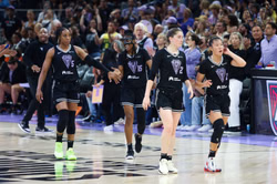 "Proud of you": Kate Martin sends heartfelt message after $200,000 star breaks legend Sheryl Swoopes' scoring record