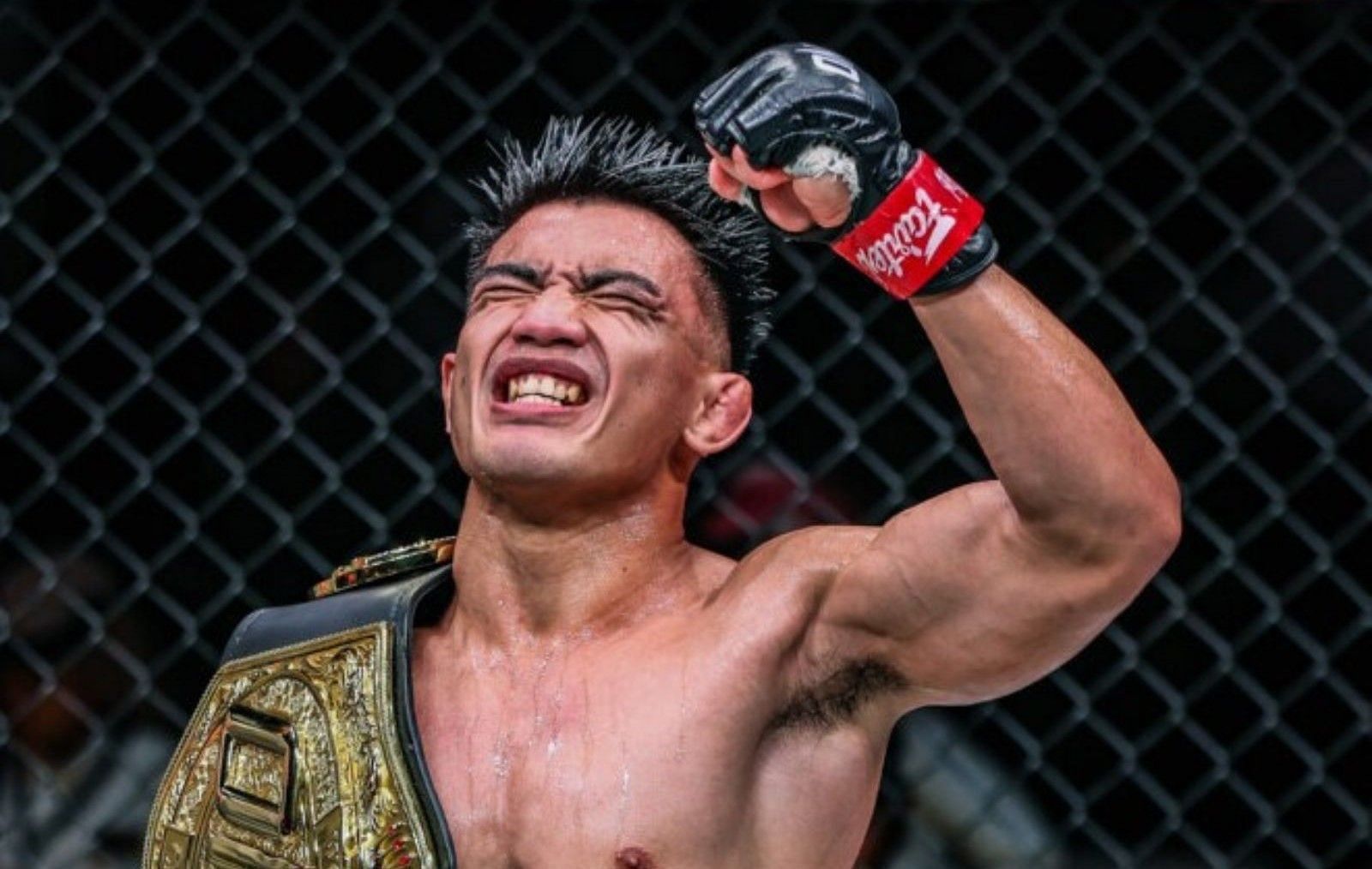 WATCH: Joshua Pacio gets two fingers in the nose trying to defend submission