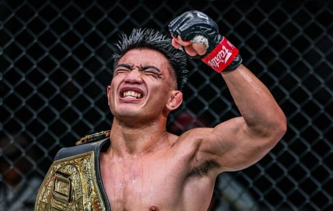 WATCH: Joshua Pacio gets two fingers in the nose trying to defend submission