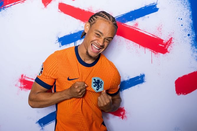 PL giants plotting move to hijack Chelsea's transfer deal for Xavi Simons: Reports