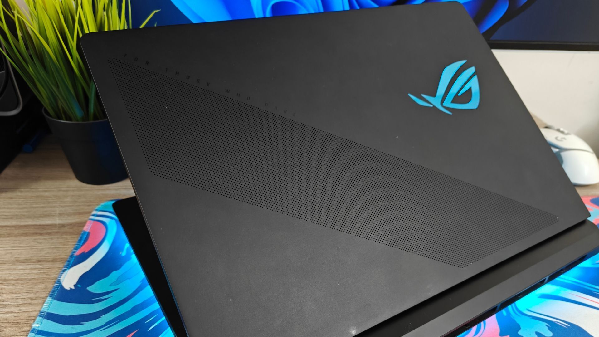 The ROG Strix Scar 16 is a high-end gaming-focused laptop (Image via Sportskeeda)