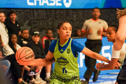 “With ZERO turnovers!!! One of the best games”: Fans impressed as Kaleena Smith breaks her own assist record in 21-point piece