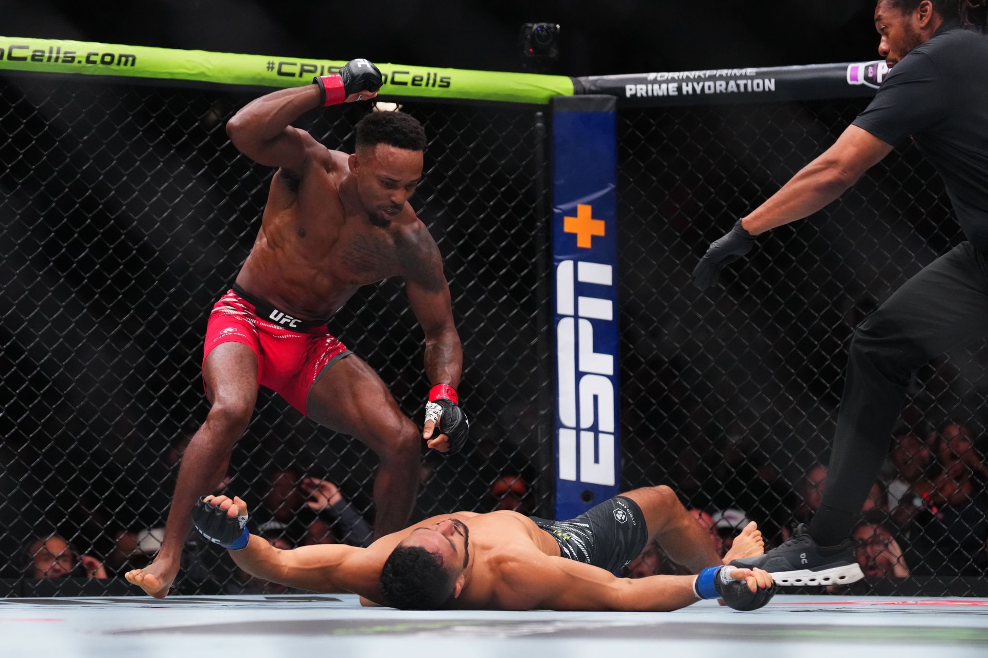 Lerone Murphy knocked out Aaron Pico at UFC 319. [Image courtesy: Getty Images]