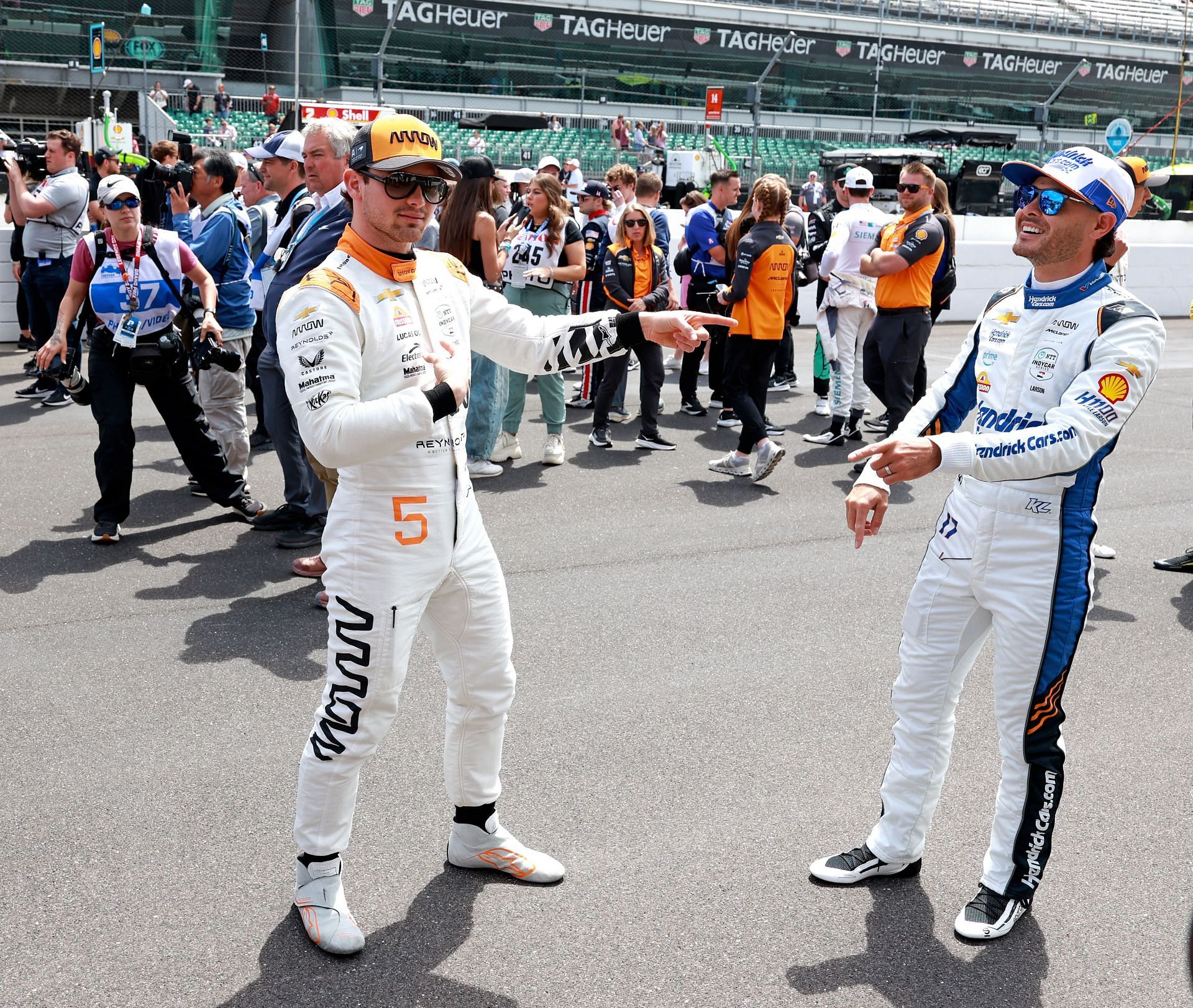 (L-R) Team Arrow McLaren drivers Pato O&#039;Ward and Kyle Larson before the Indianapolis 500. Source: Getty