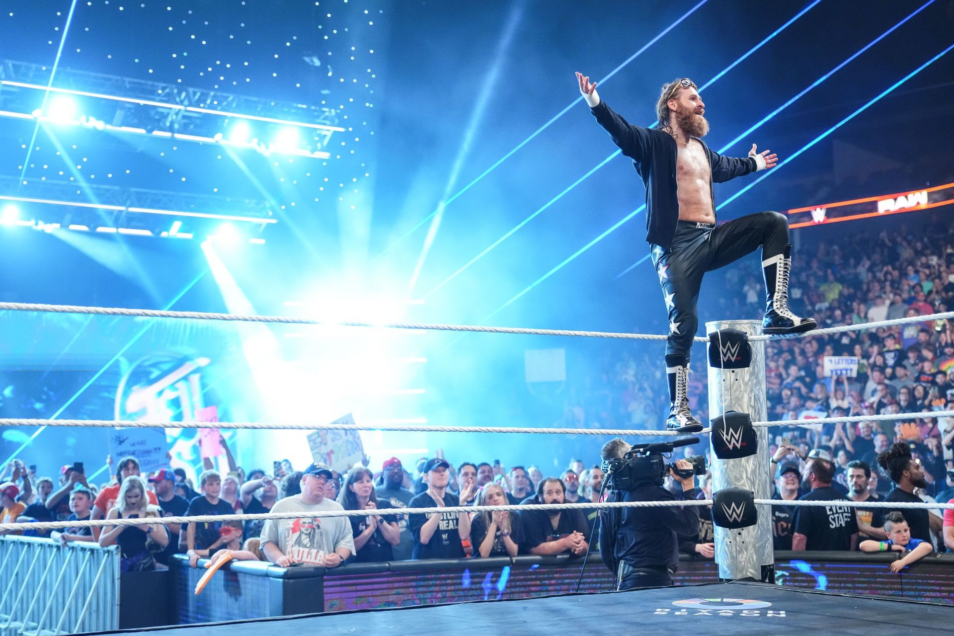 Monday Night RAW - Source: Getty