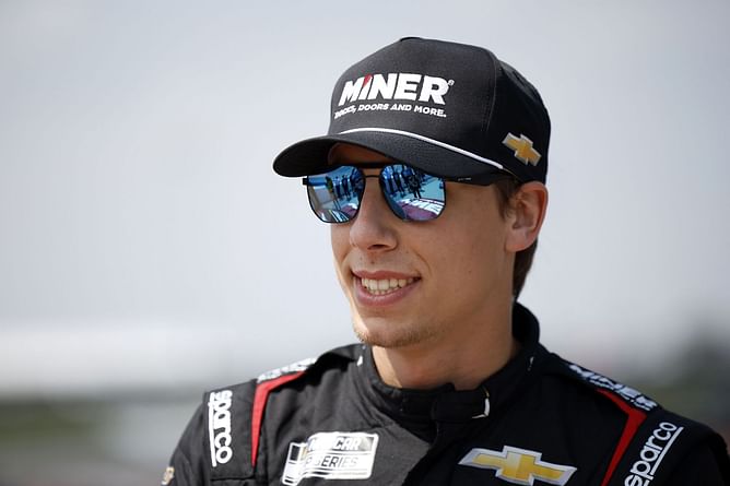 “Doesn’t seem like he’s bothered in the slightest by the latest controversy”: NASCAR insider reacts to Carson Hocevar’s post-Iowa IG post