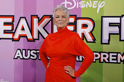 "Leave them the f*#k alone"- Jamie Lee Curtis reacts to Liam Neeson and Pamela Anderson's rumored relationship