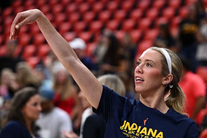 "Hallelujah!!!": Lexie Hull's mom Jaime Hull heaves a sigh of relief as Fever guard ends slump with four 3s against Sky