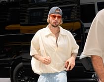 “Sell these for $50 dollars”: Netizens react to Justin Bieber sporting a hoodie referencing his viral “clocking to you” meme