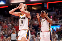 "I wish I could fix it" - Lexie Hull's mom Jamie Hull gets emotional while defending daughter's brutal slump in Caitlin Clark’s absence on Fever