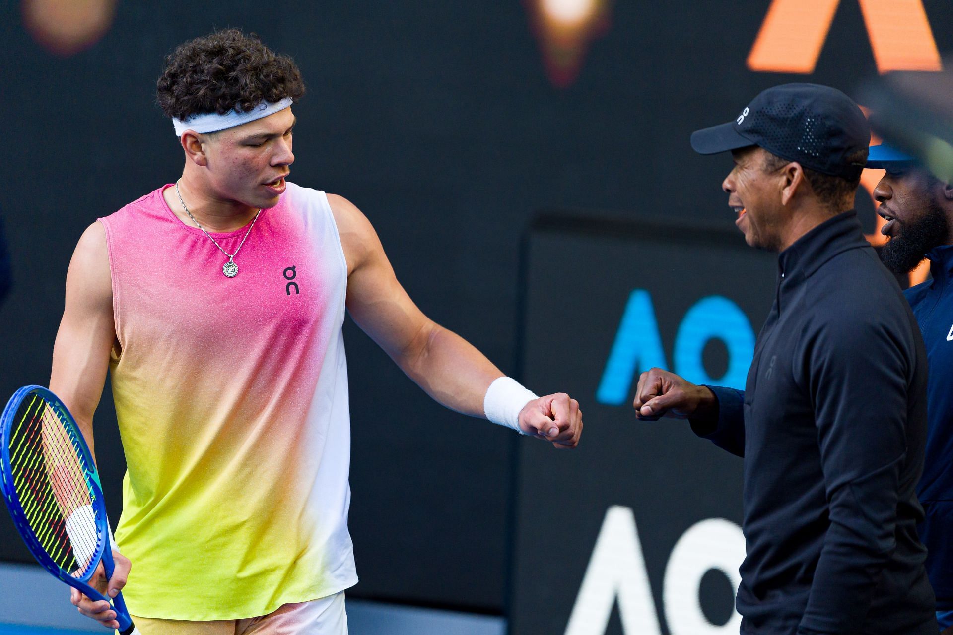 Ben Shelton celebrates with his dad, Bryan Shelton, atthe  Australian Open &#039;25 | Image Source: Getty