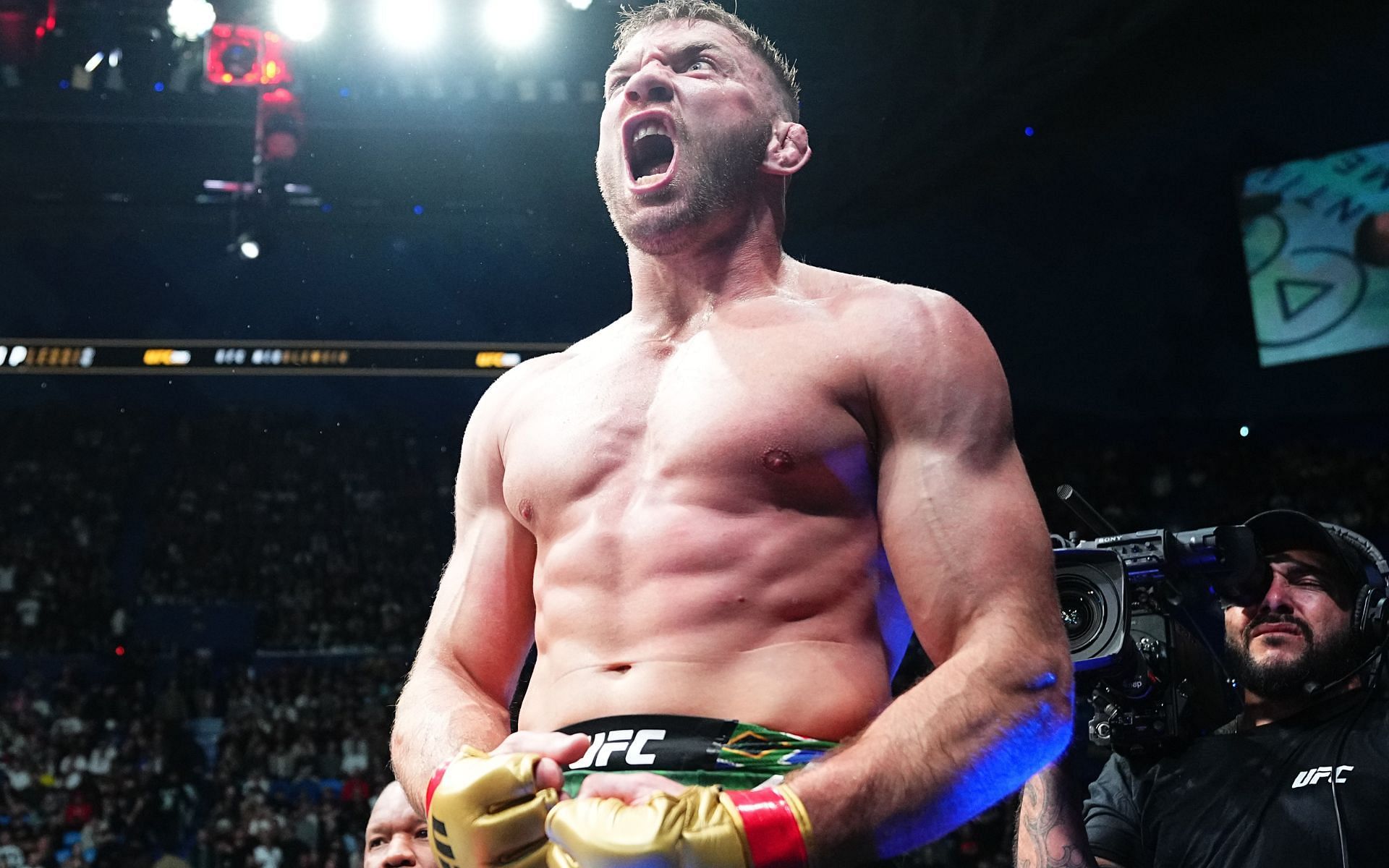 Could Dricus du Plessis move to light heavyweight after potential Khamzat Chimaev win at UFC 319? Exploring the possibilities