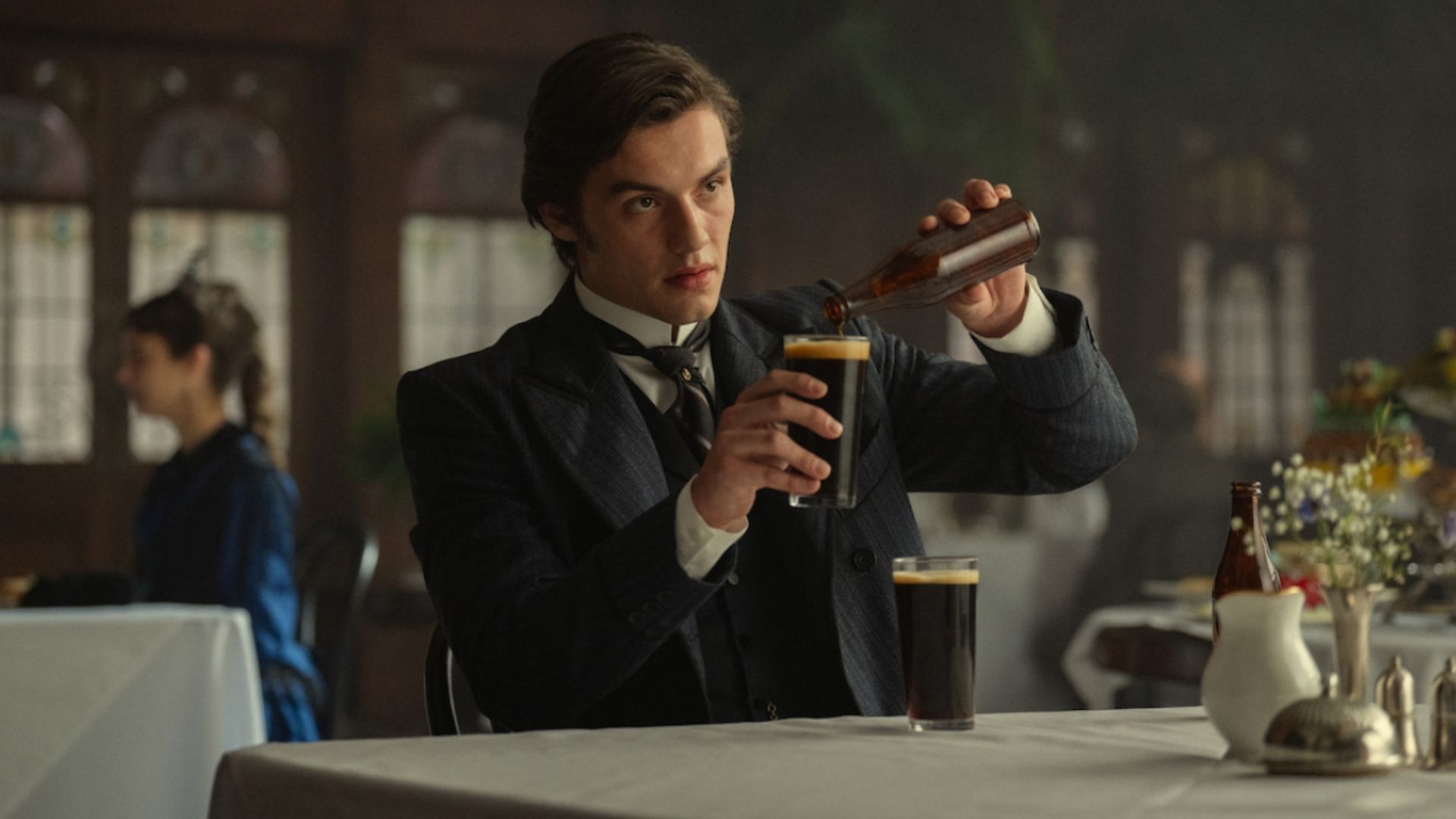 Louis Partridge stars as Edward Guinness (Image via Netflix)